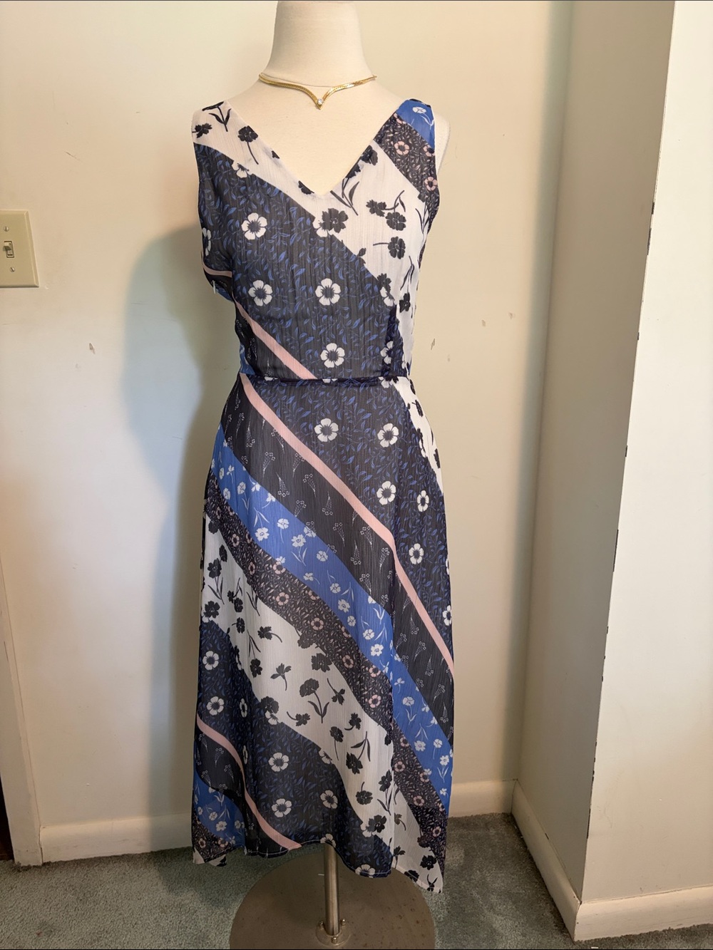Sleeveless Floral Stripe Midi Dress in Navy, White & Blue